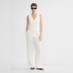 NWT- Aritzia Deniro Vest - Mirror Crepe™ - white espace - size 4